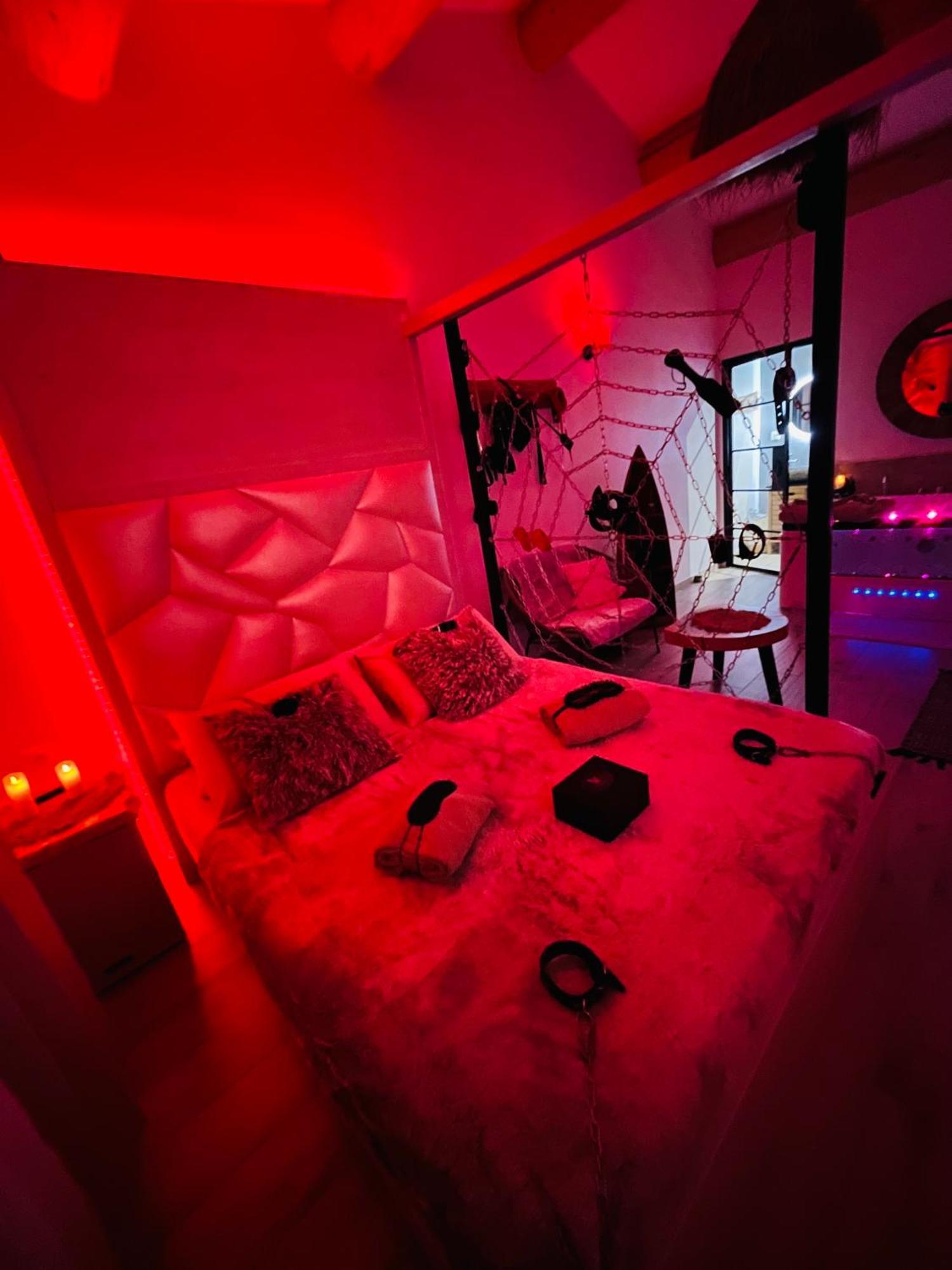 Villa Cocoon - Love Room Cocooning & 50 Nuances Cuges-les-Pins Εξωτερικό φωτογραφία